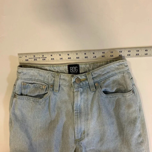 BDG Urban Outfitters Women's Mom High Rise Distressed Denim Jeans Size 26 - Picture 13 of 15